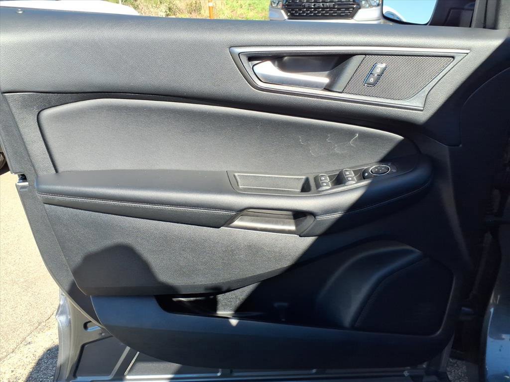 Certified 2022 Ford Edge SE image 13