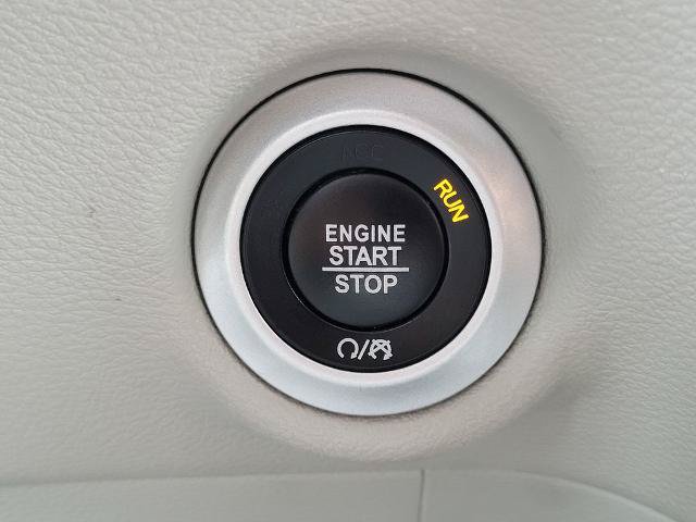 Used 2021 Chrysler Voyager LX FWD image 23