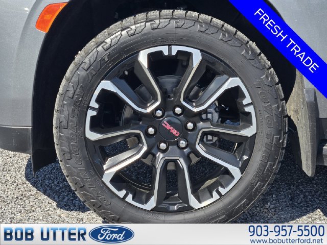Used 2023 GMC Yukon SLT w/ SLT Premium Package AWD/4WD image 10