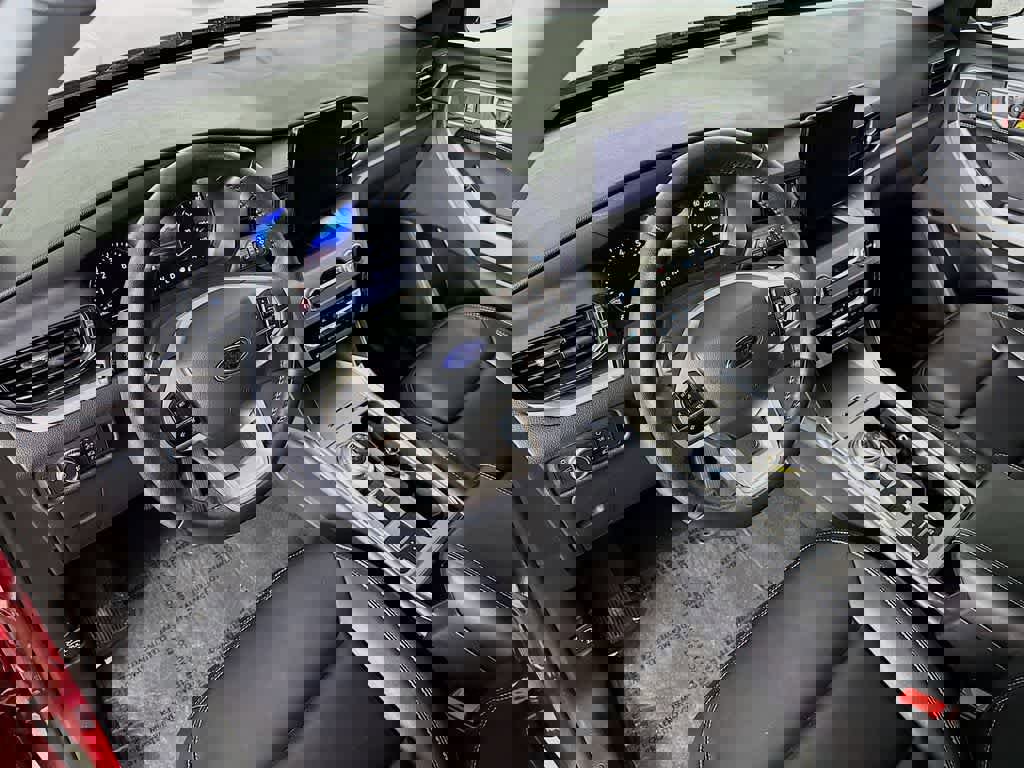 Certified 2022 Ford Explorer XLT w/ Equipment Group 202A image 9