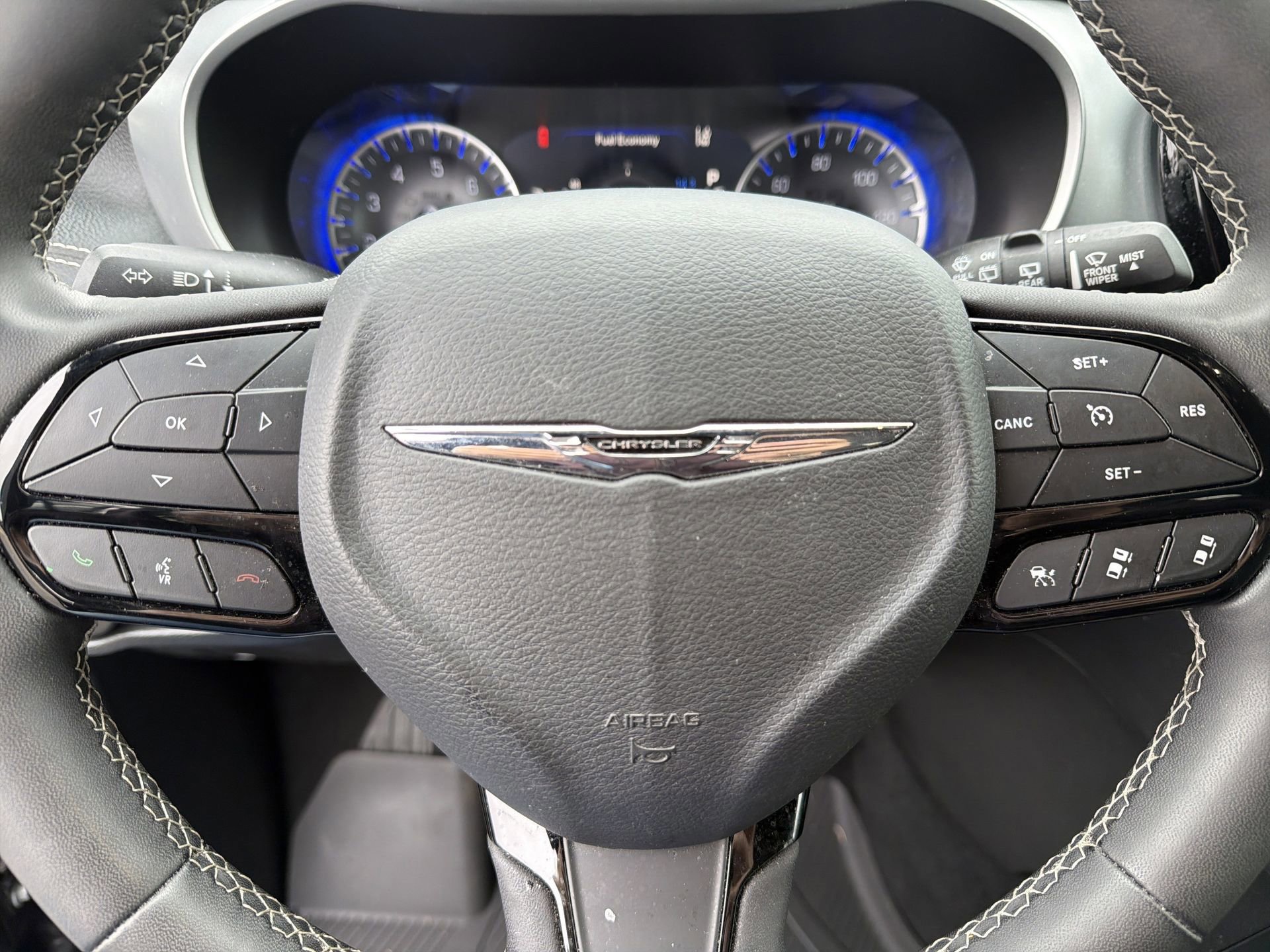 Used 2023 Chrysler Pacifica Touring image 20