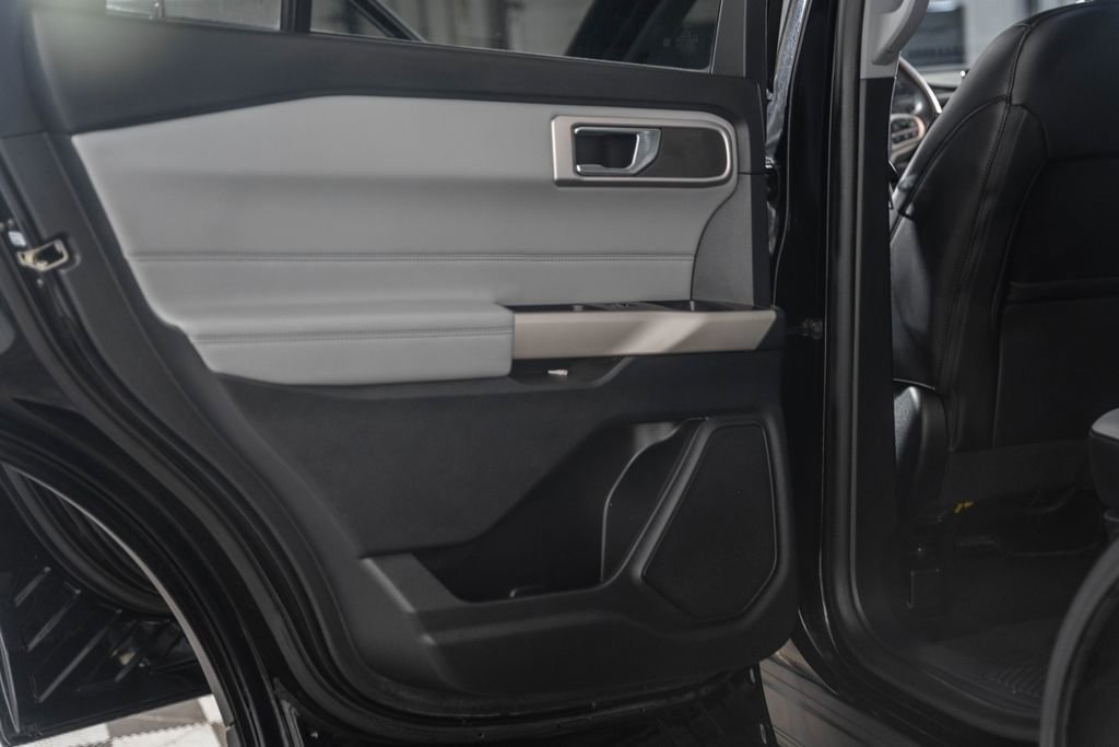 Certified 2021 Ford Explorer XLT w/ Equipment Group 202A image 41