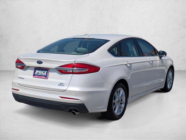 Certified 2019 Ford Fusion SE image 3