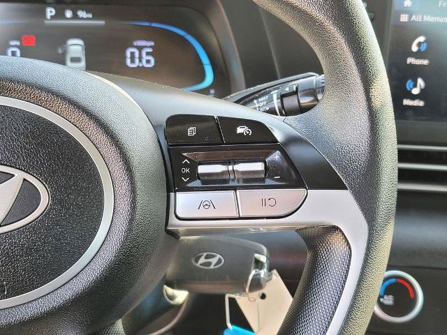 Used 2025 Hyundai Elantra SE FWD image 25