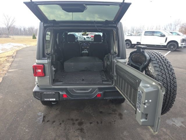 Used 2020 Jeep Wrangler Unlimited Sahara image 13