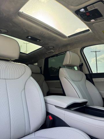 Used 2025 Hyundai Palisade Calligraphy FWD image 11