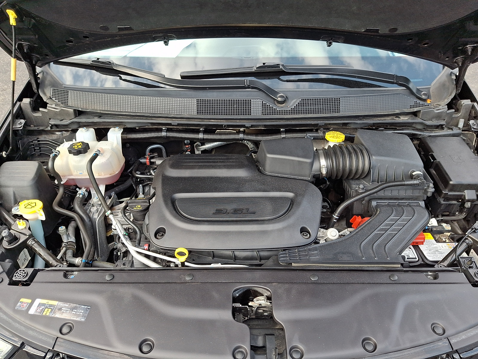 Used 2025 Chrysler Pacifica Limited FWD image 32