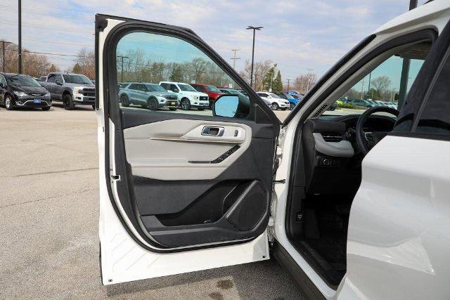 Certified 2025 Ford Explorer Active w/ Active Comfort Package image 20