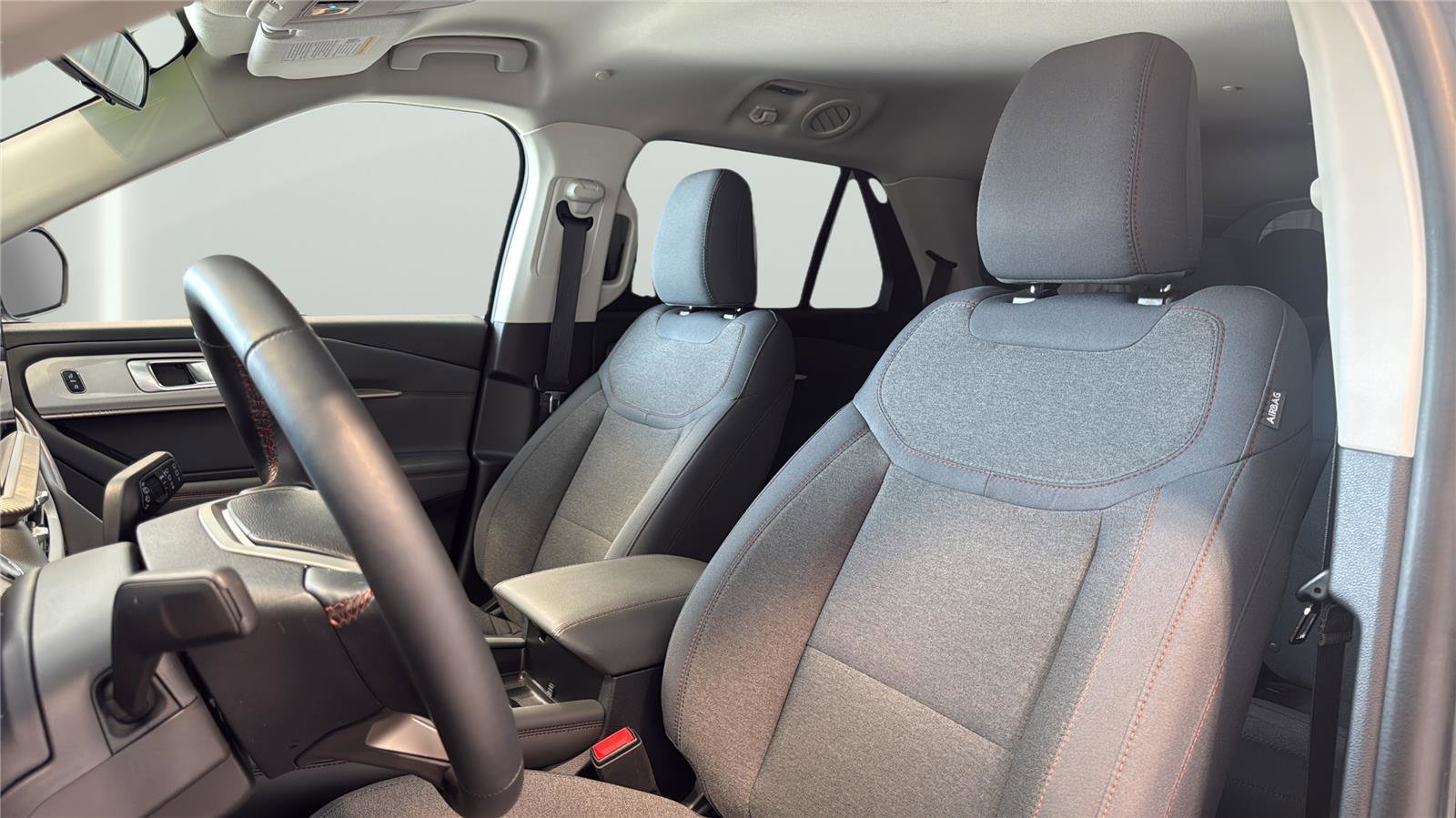 Certified 2025 Ford Explorer Active image 10