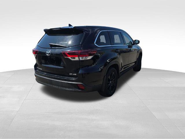 Used 2019 Toyota Highlander SE AWD/4WD image 5