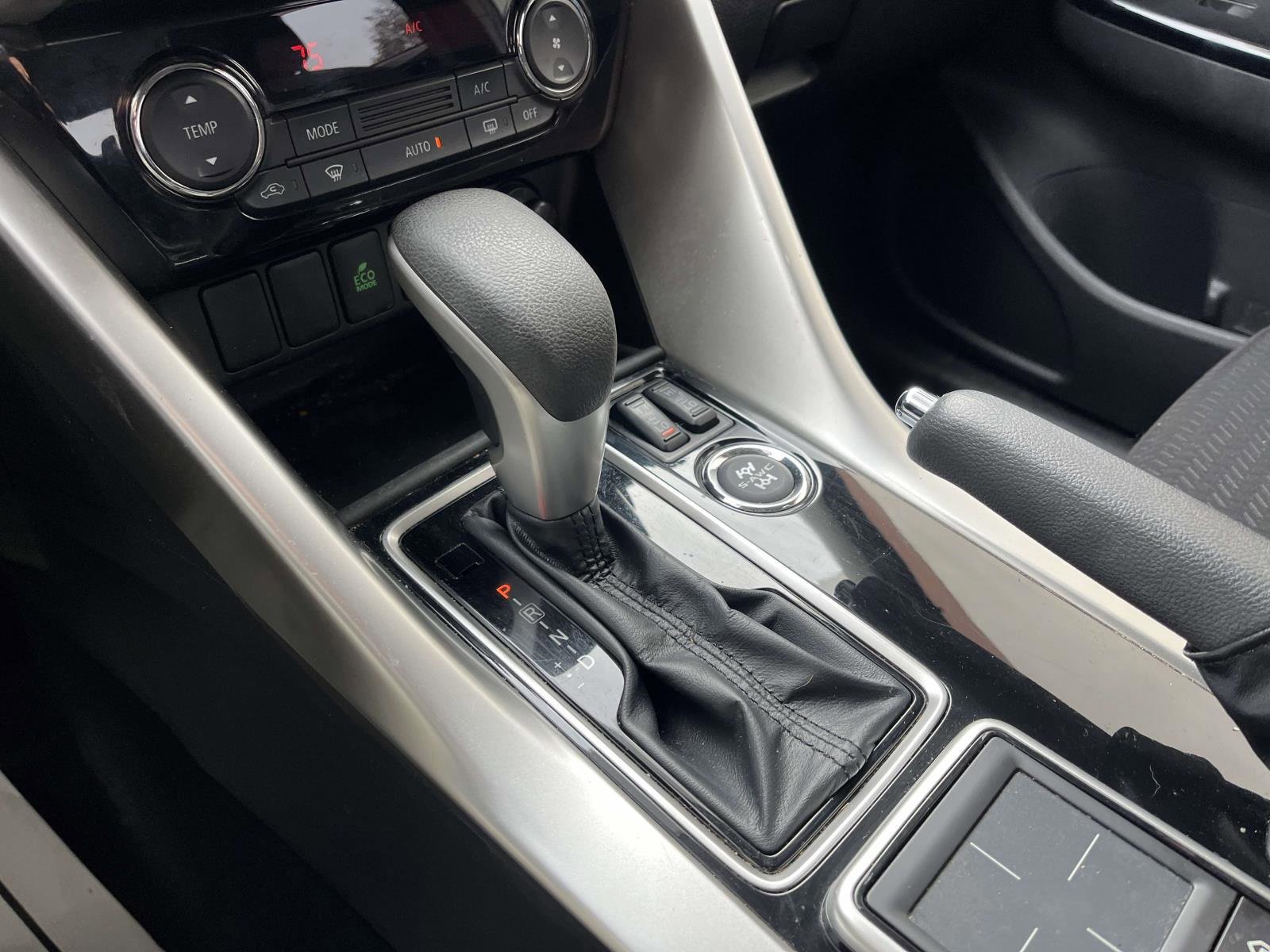 Used 2020 Mitsubishi Eclipse Cross LE image 25