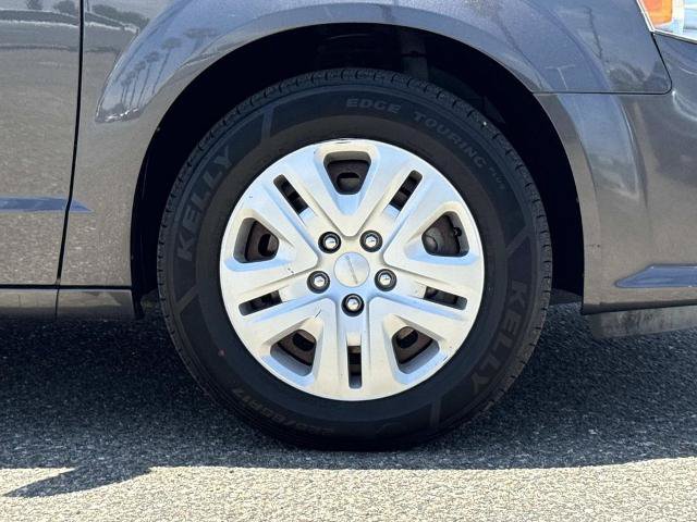 Used 2018 Dodge Grand Caravan SE w/ UConnect Hands-Free Group FWD image 31