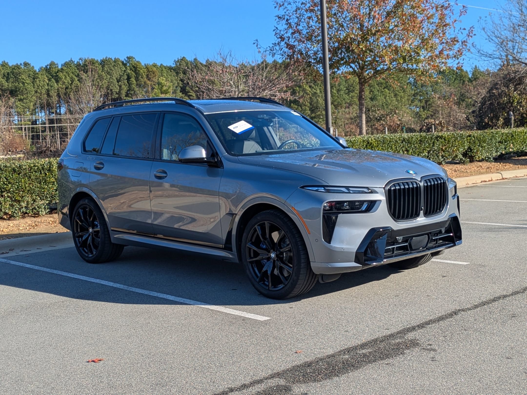 Used 2023 BMW X7 xDrive40i w/ M Sport Package image 2