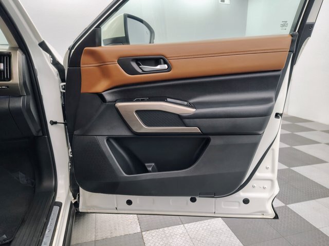 Used 2023 Nissan Pathfinder Platinum AWD/4WD image 27