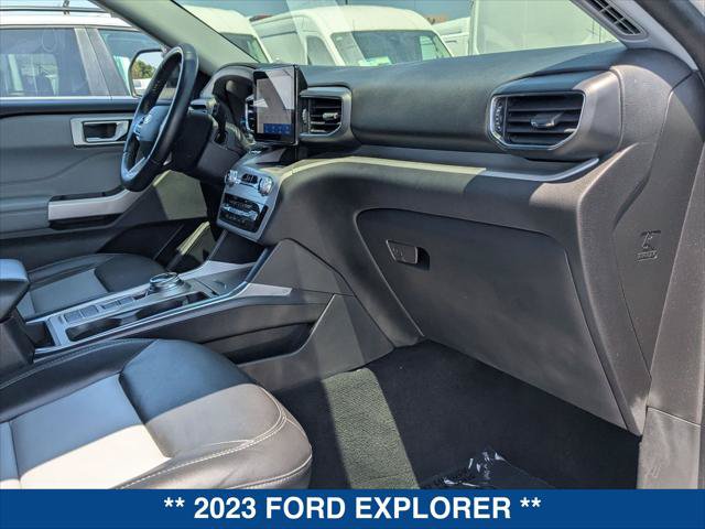 Certified 2023 Ford Explorer XLT w/ Equipment Group 202A RWD image 23