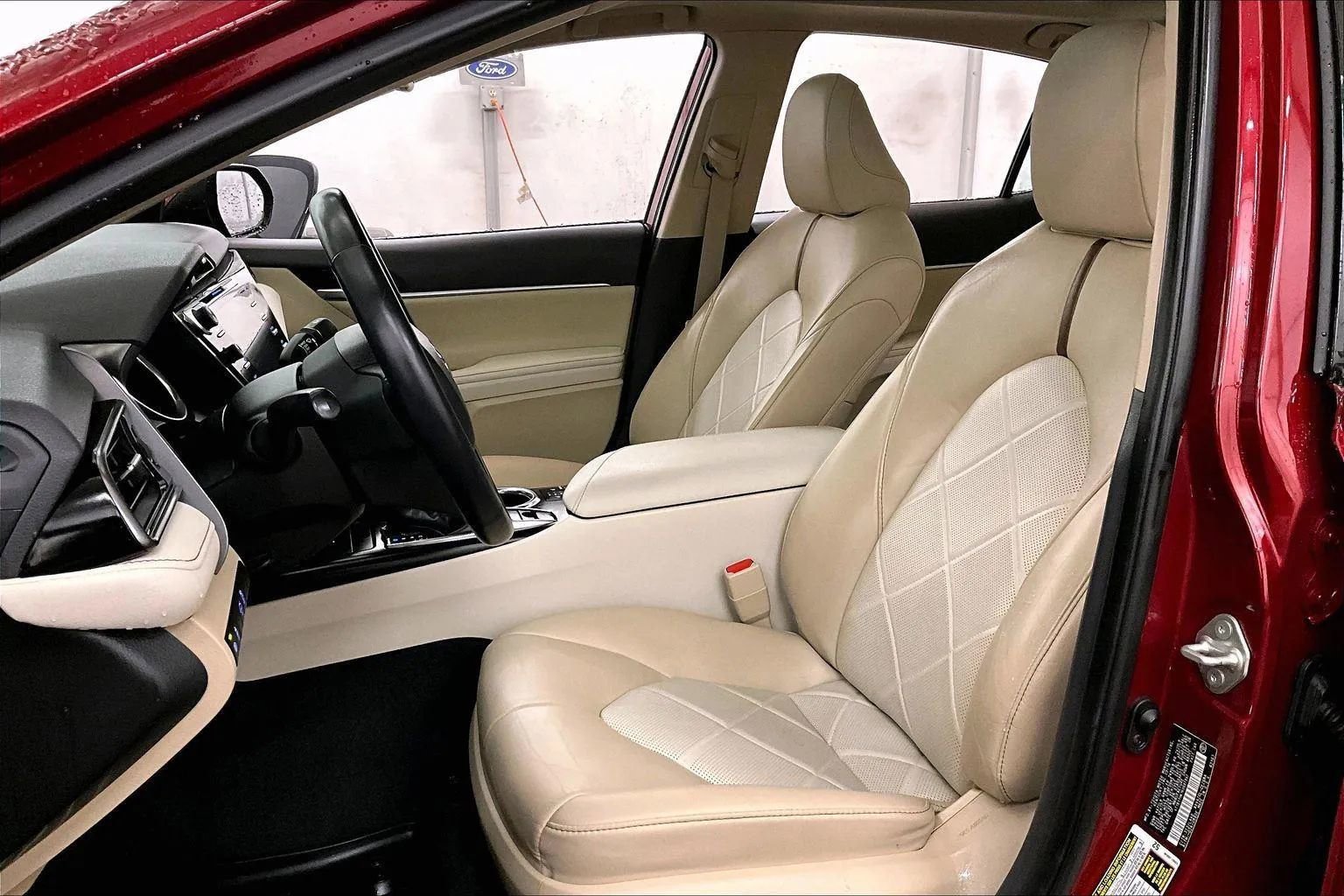 Used 2019 Toyota Camry XLE w/ Navigation Package image 24