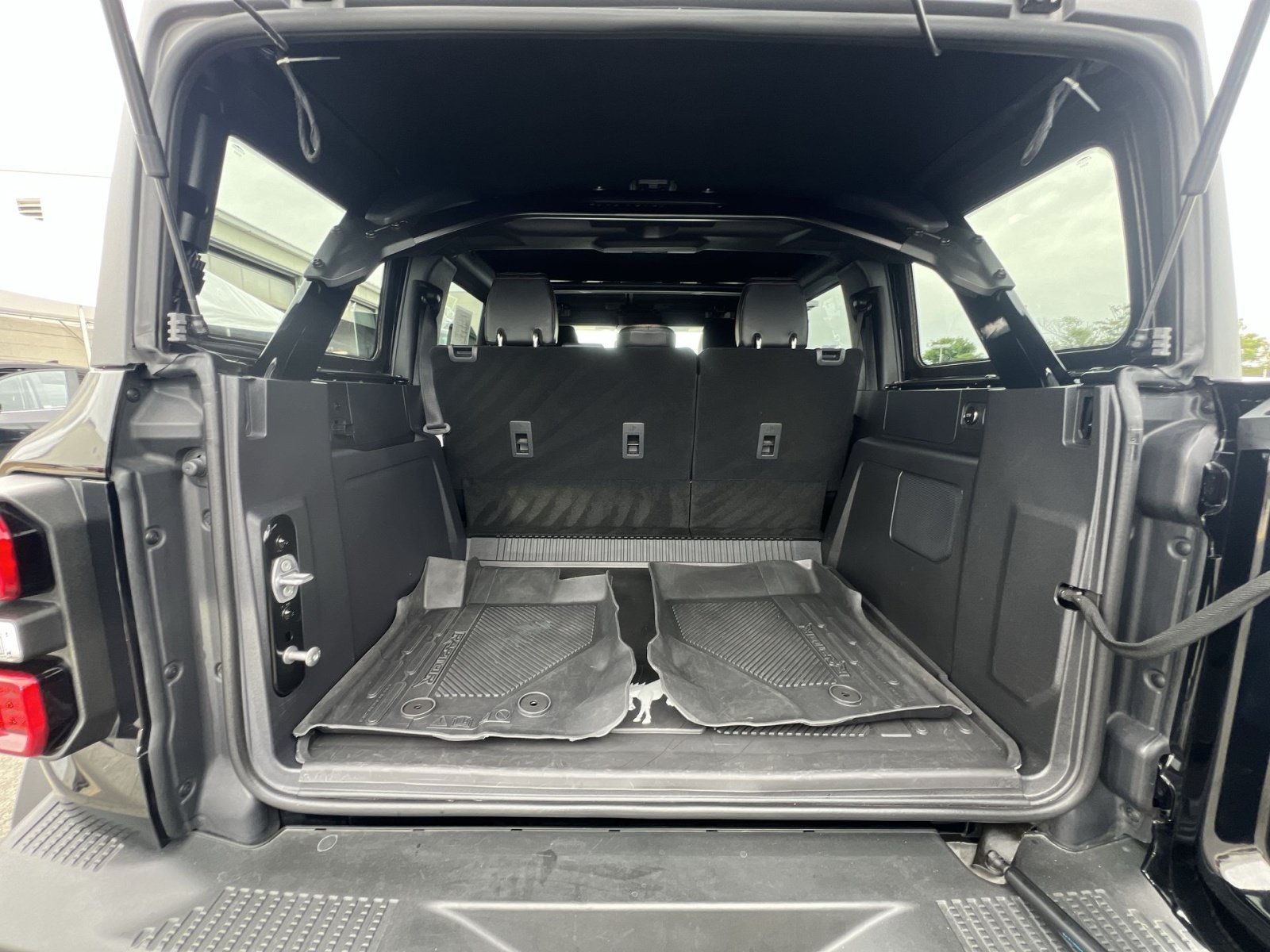 Certified 2024 Ford Bronco Raptor w/ Interior Carbon Fiber Pack 6 AWD/4WD image 41