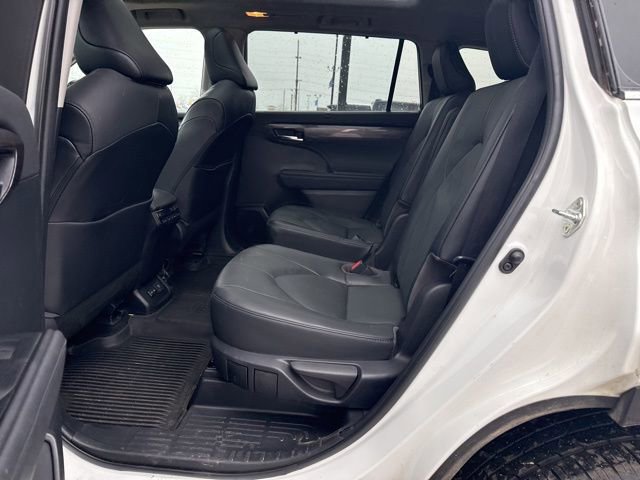Used 2022 Toyota Highlander Platinum image 15