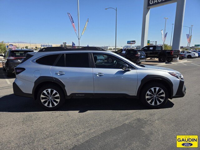 Used 2025 Subaru Outback Limited AWD/4WD image 8