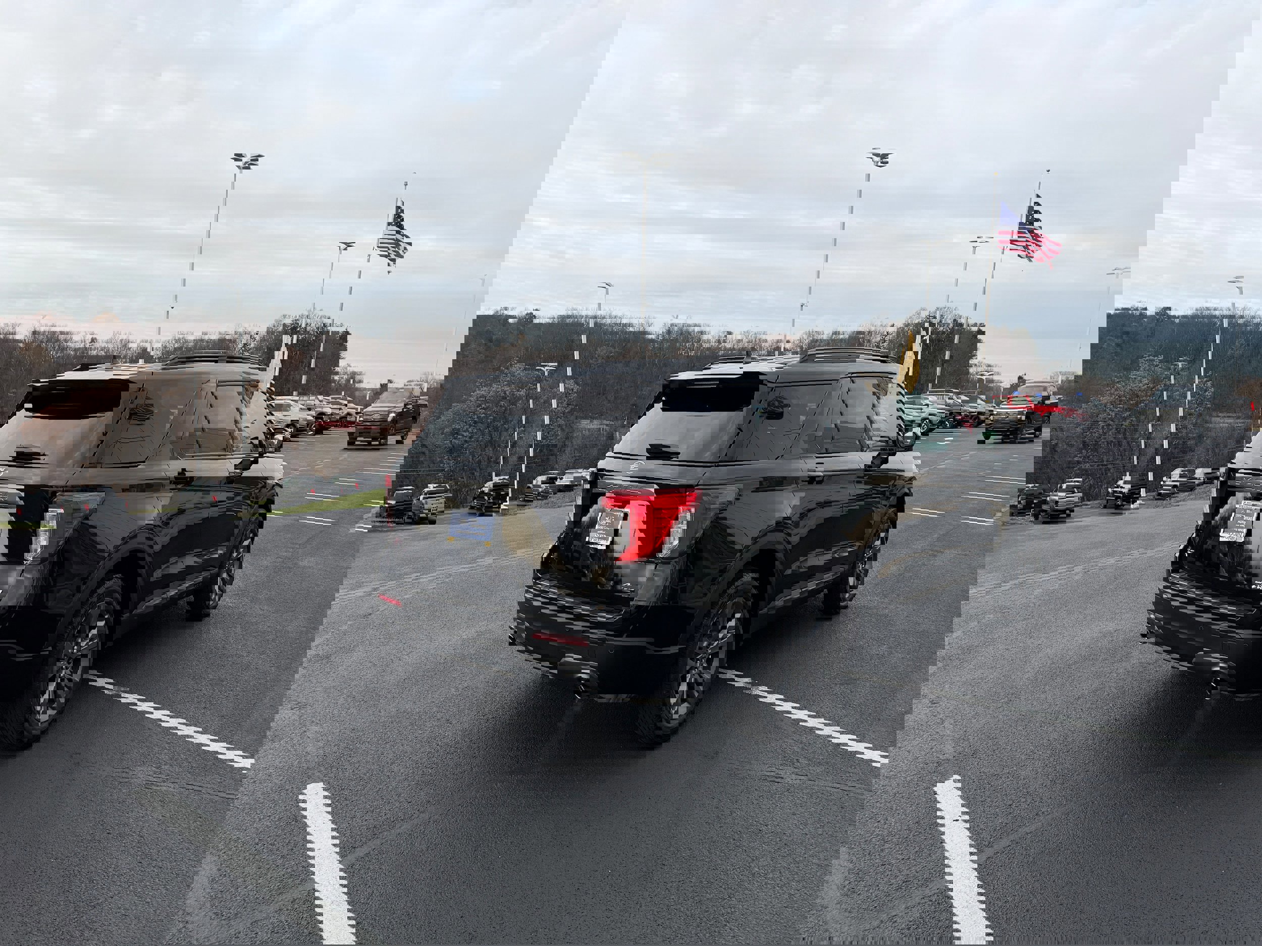 Certified 2023 Ford Explorer XLT w/ Equipment Group 202A image 4