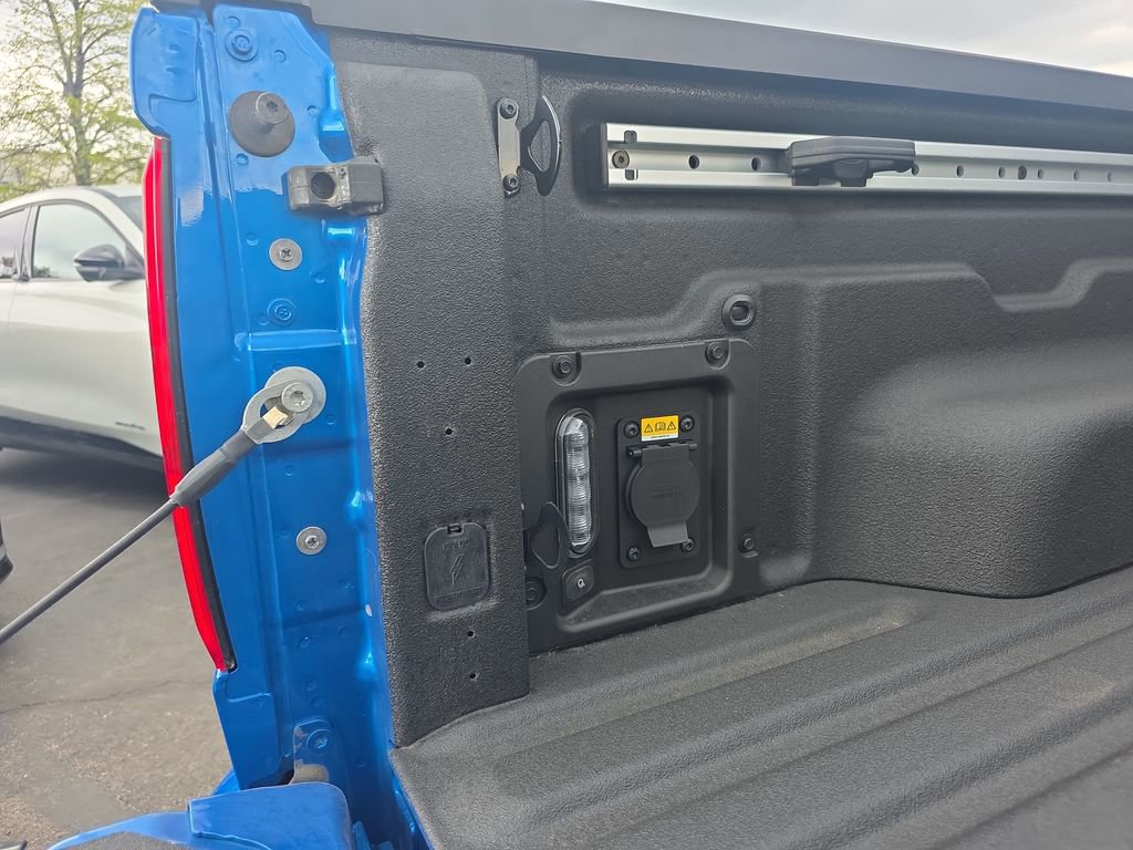 Certified 2025 Ford Maverick Lobo AWD/4WD image 14