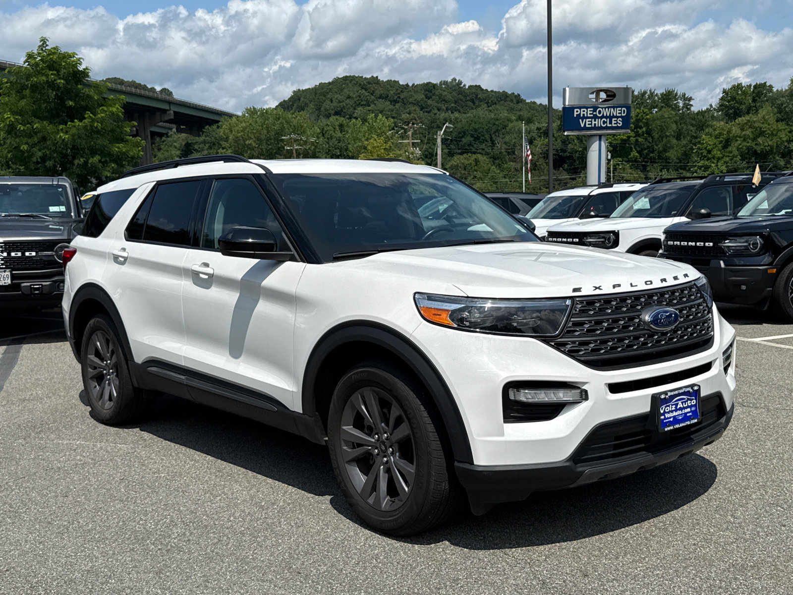Certified 2023 Ford Explorer XLT w/ Equipment Group 202A