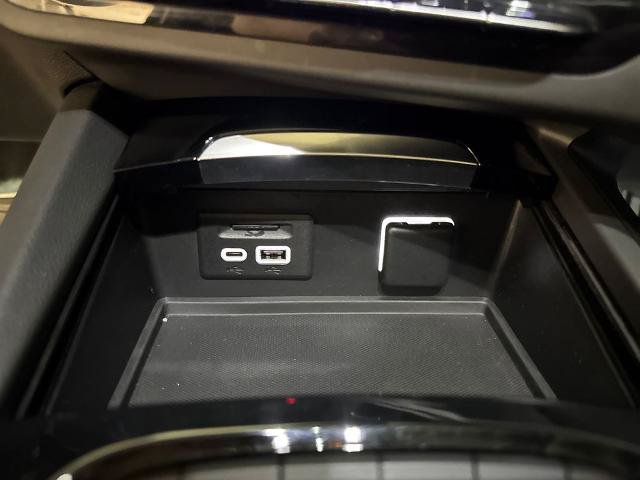 Used 2022 Buick Envision Essence w/ Technology Package II FWD image 29