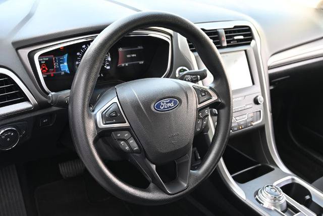 Certified 2020 Ford Fusion SE FWD image 29