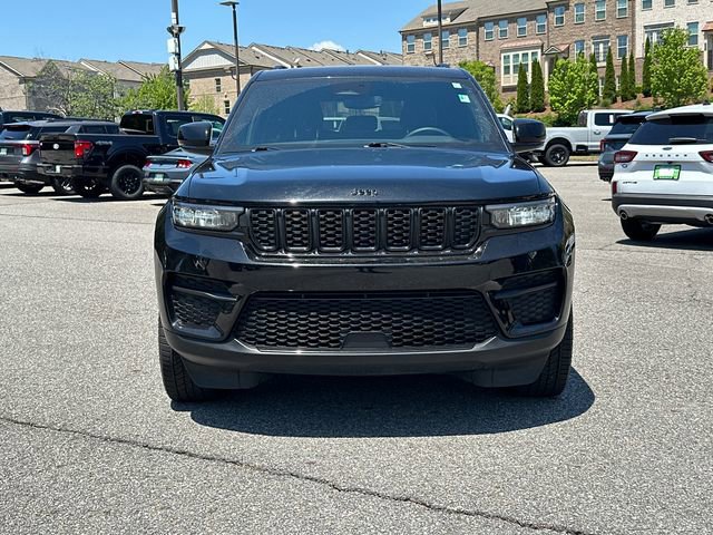 Used 2023 Jeep Grand Cherokee Altitude AWD/4WD image 8