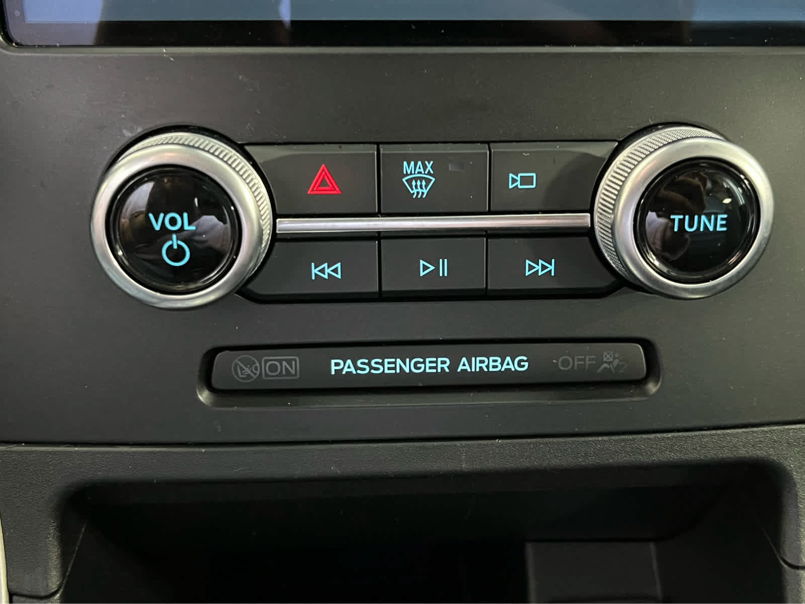 Certified 2024 Ford Edge SEL w/ Convenience Package AWD/4WD image 33