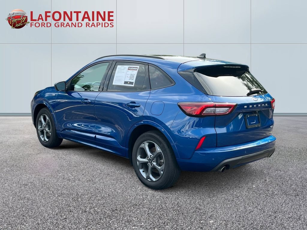 Certified 2023 Ford Escape ST-Line Select w/ Tech Pack #1 AWD/4WD image 5