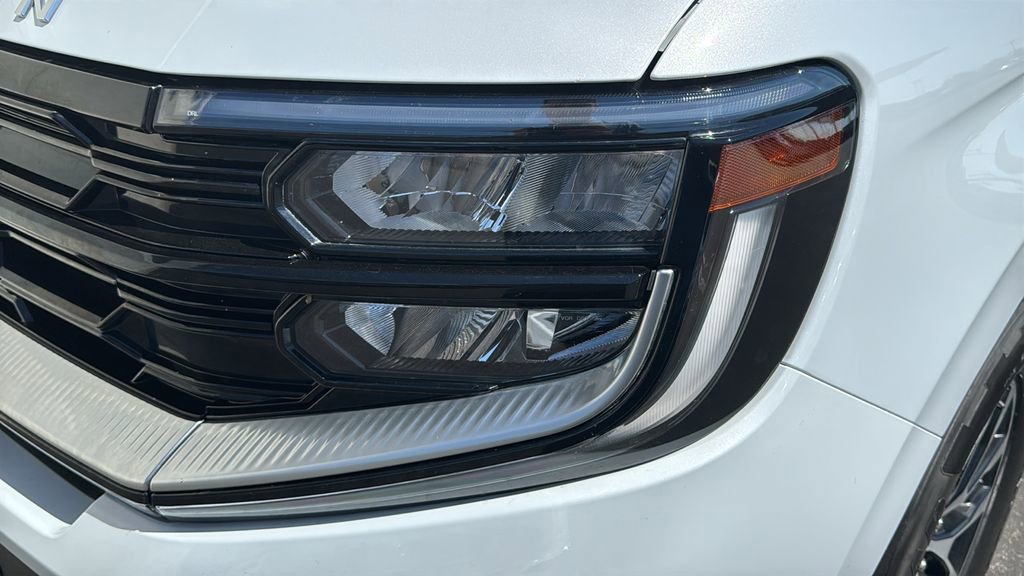 Certified 2025 Ford Expedition Platinum image 6