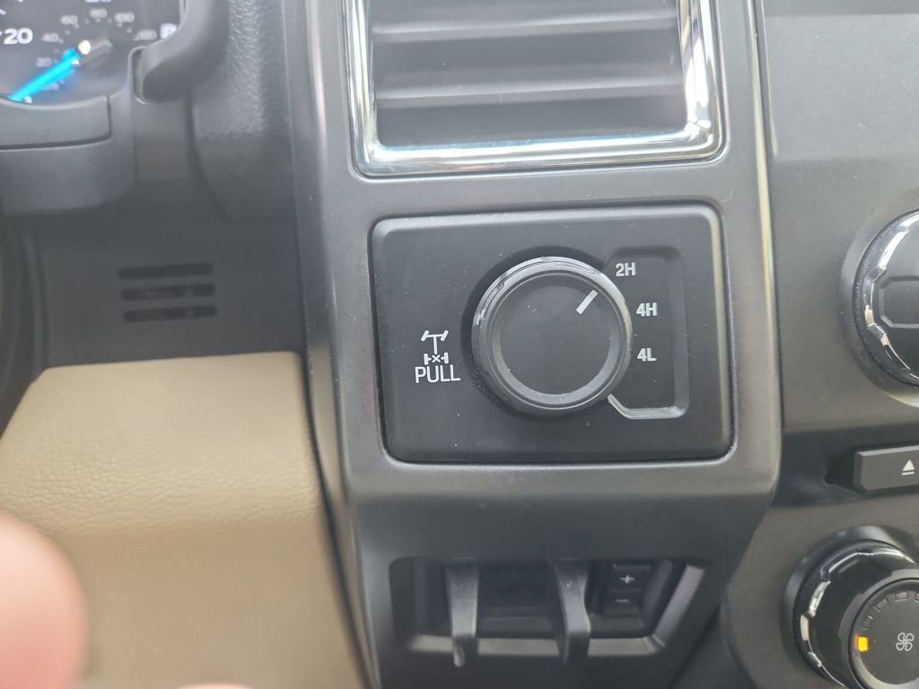 Certified 2017 Ford F250 XLT w/ XLT Value Package image 28