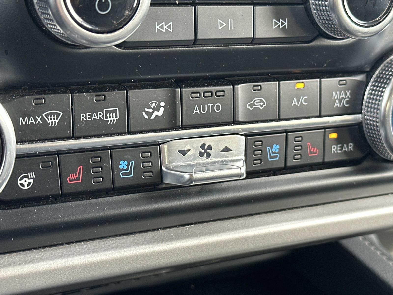 Certified 2024 Ford Expedition XLT image 28