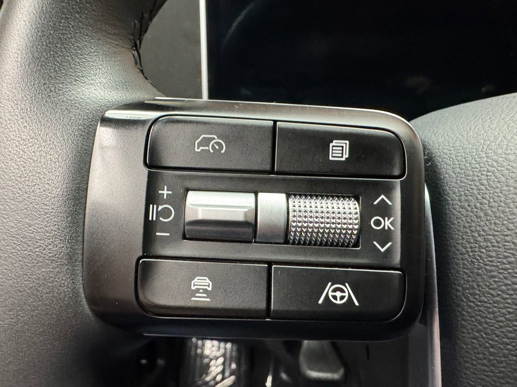 Used 2025 Hyundai Santa Fe SE w/ Tow & Go Package AWD/4WD image 15