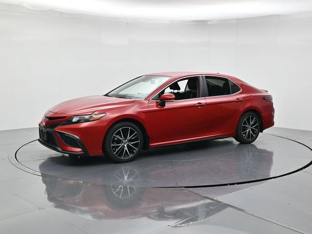 Used 2024 Toyota Camry SE w/ Convenience Package FWD image 5