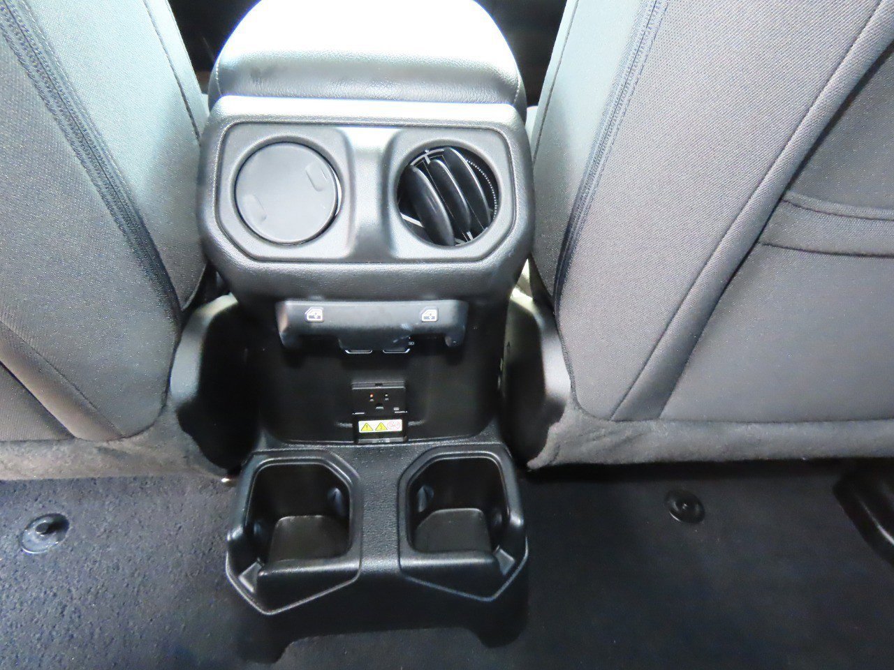 Used 2023 Jeep Wrangler Unlimited Rubicon w/ Steel Bumper Group image 22