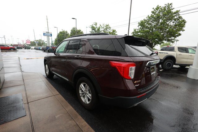 Certified 2023 Ford Explorer XLT w/ Equipment Group 202A AWD/4WD image 5