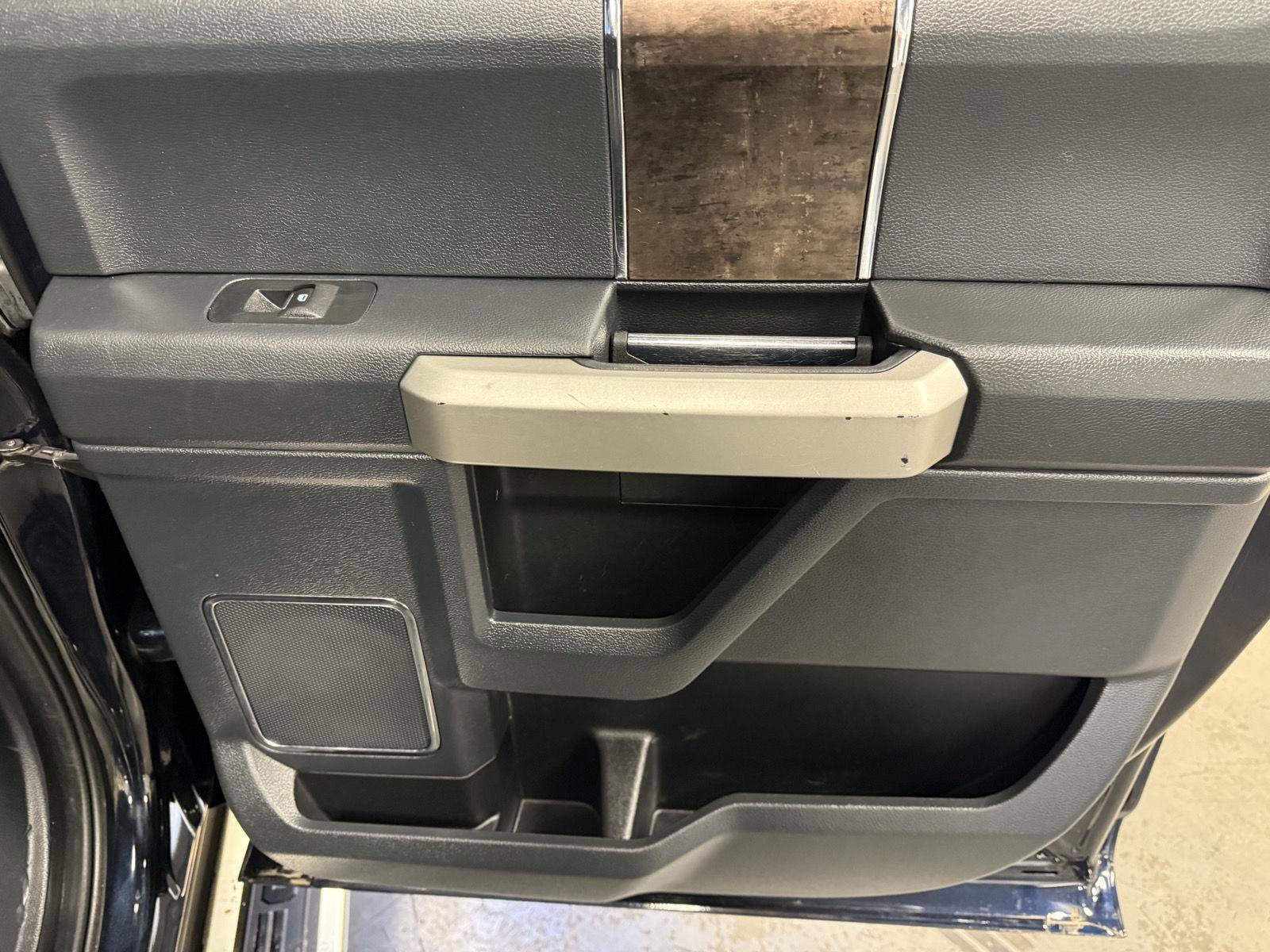 Certified 2022 Ford F450 Lariat w/ Lariat Ultimate Package image 29