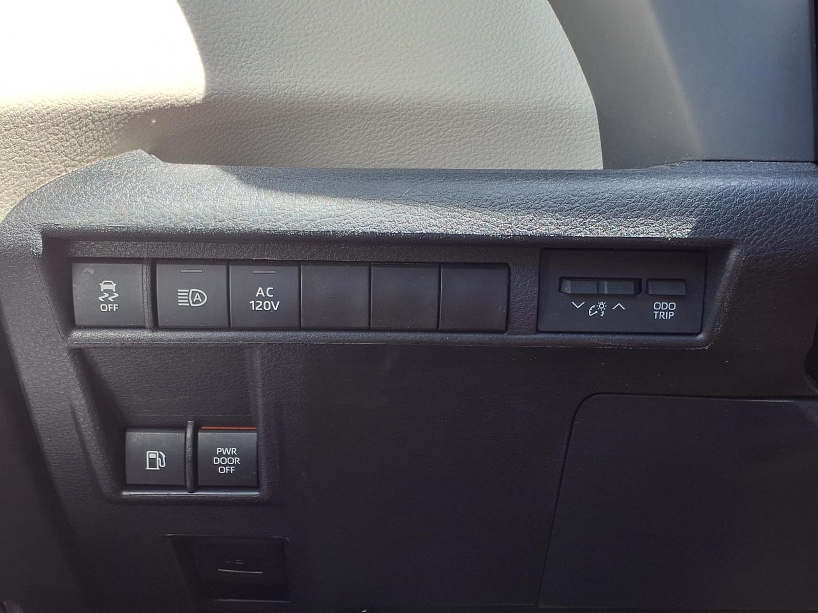 Used 2025 Toyota Sienna Limited AWD/4WD image 21