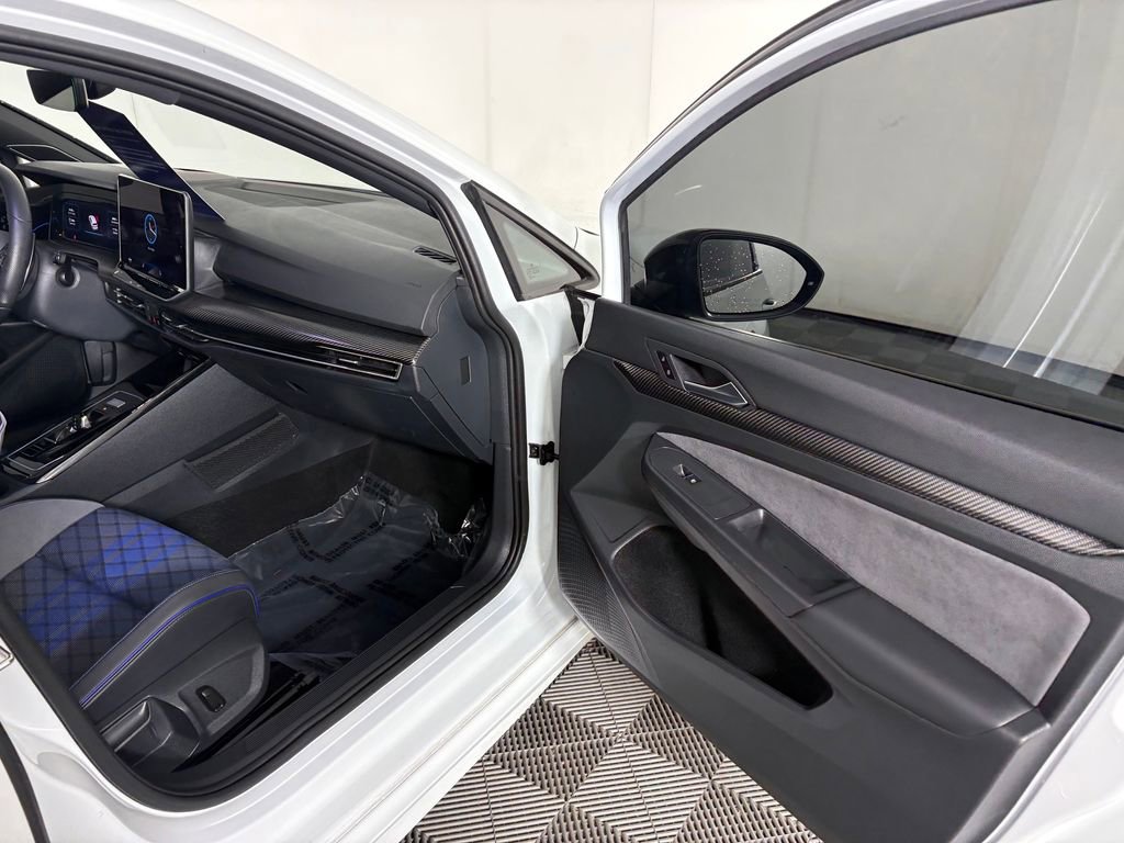 Used 2025 Volkswagen Golf R Black Edition AWD/4WD image 33