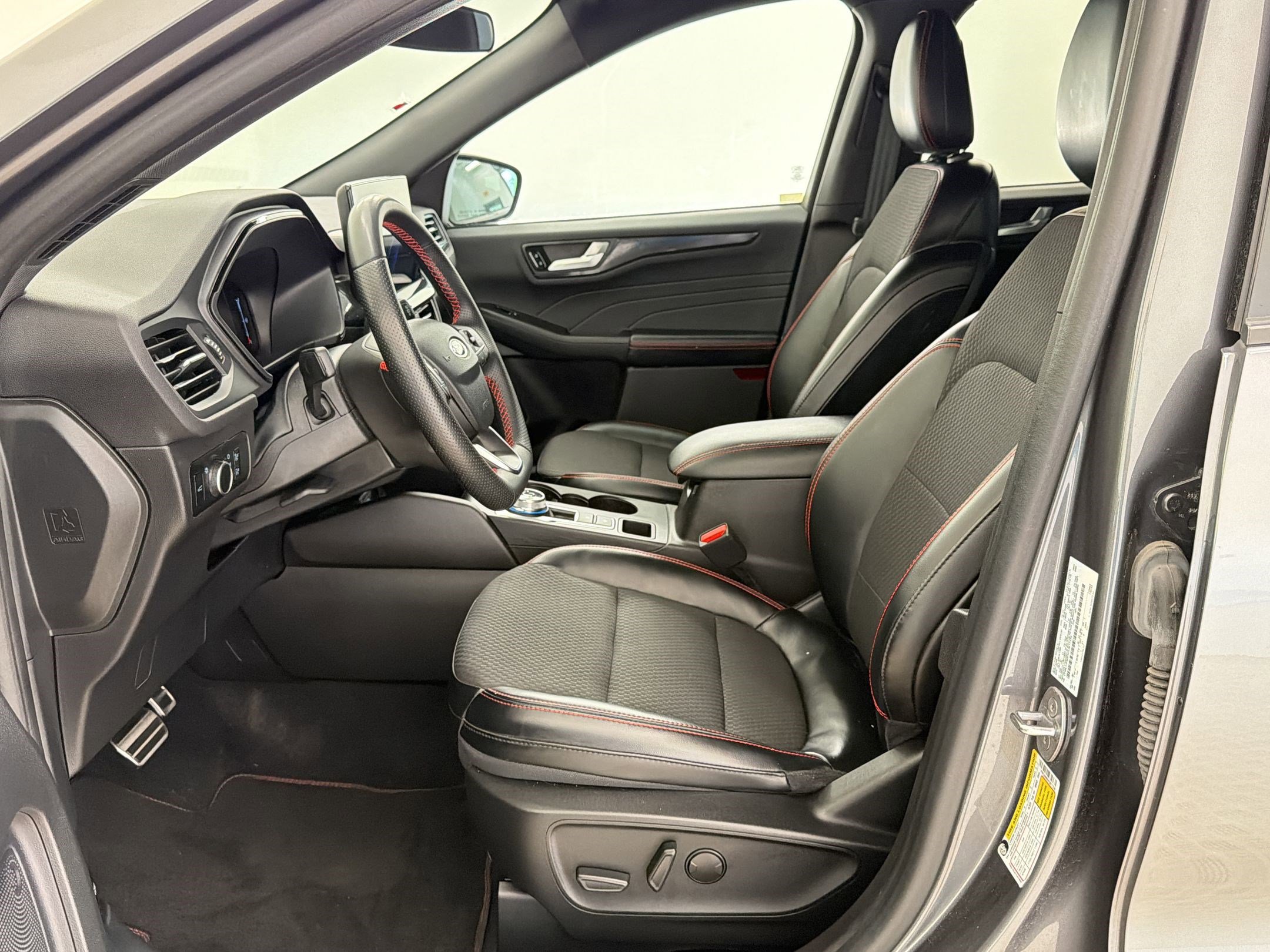 Certified 2023 Ford Escape ST-Line w/ Tech Pack #1 image 5