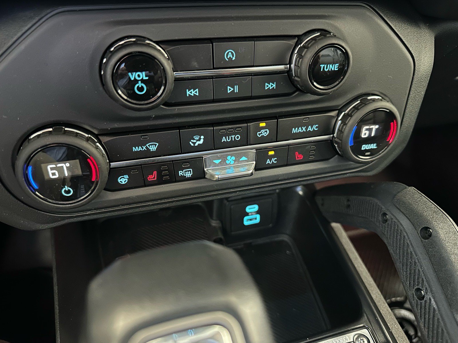 Certified 2025 Ford Bronco Badlands AWD/4WD image 37