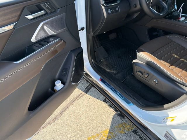 Used 2026 GMC Acadia Denali Ultimate FWD image 10