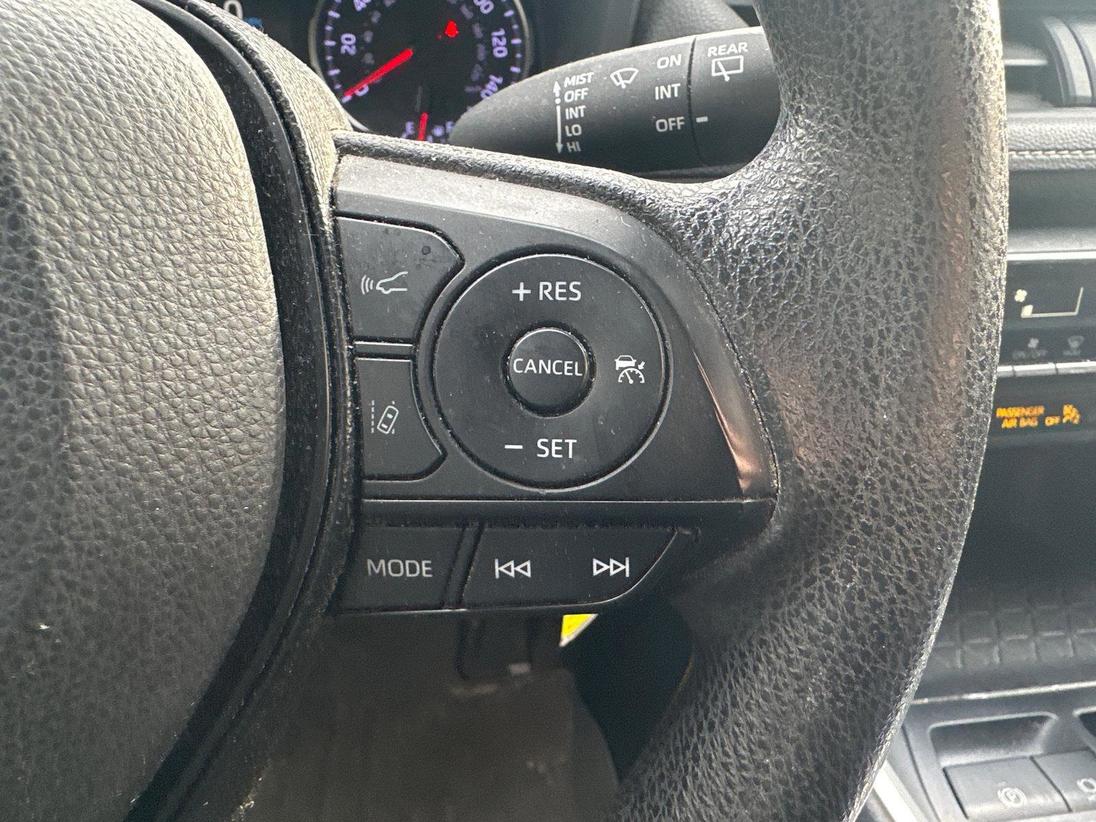 Used 2019 Toyota RAV4 LE image 20