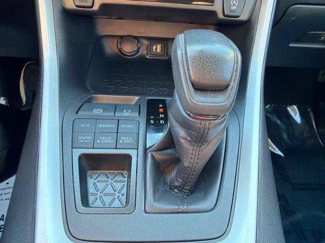 Used 2025 Toyota RAV4 XLE AWD/4WD image 20