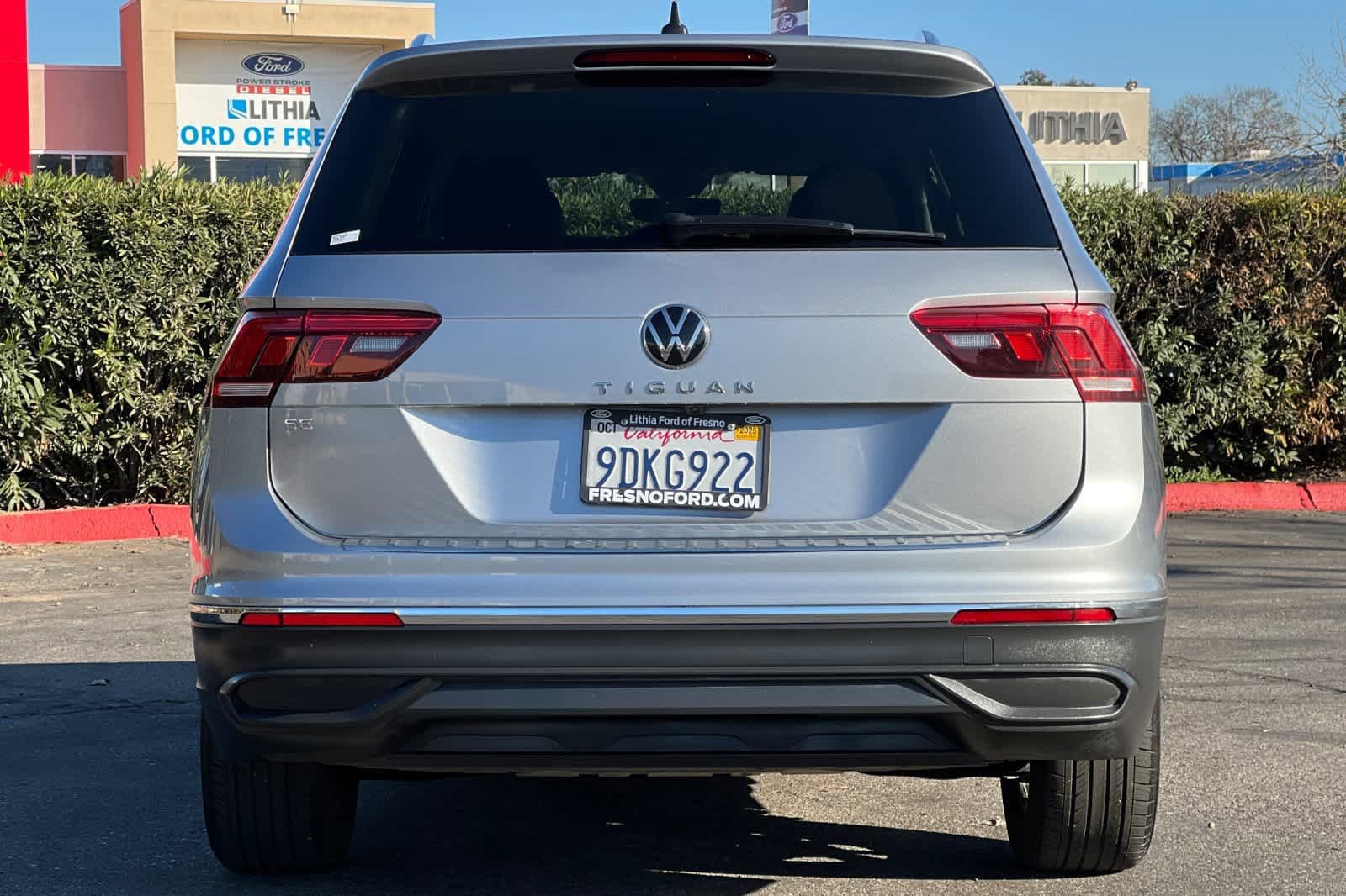 Used 2022 Volkswagen Tiguan SE image 4