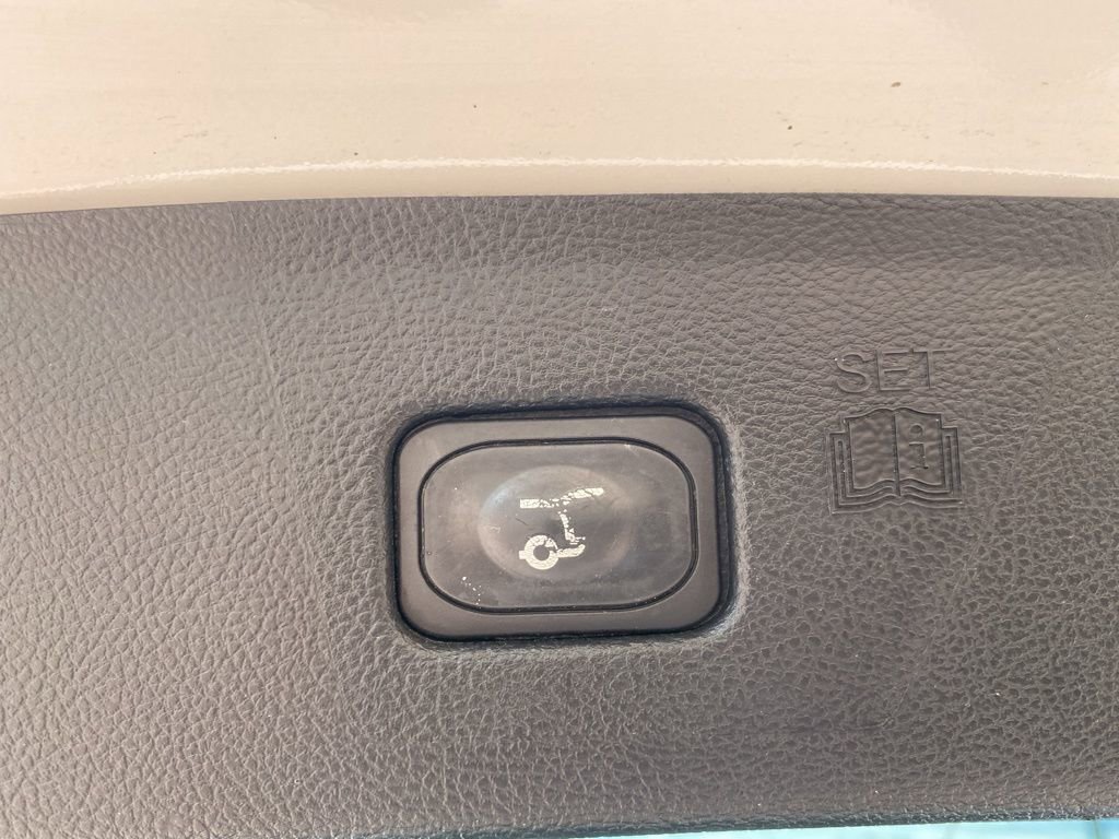 Certified 2023 Ford Edge Titanium AWD/4WD image 17