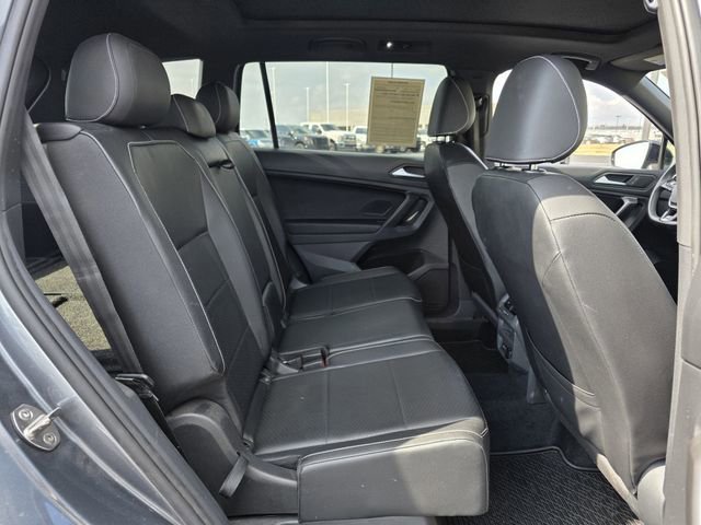 Used 2021 Volkswagen Tiguan SE R-Line image 28