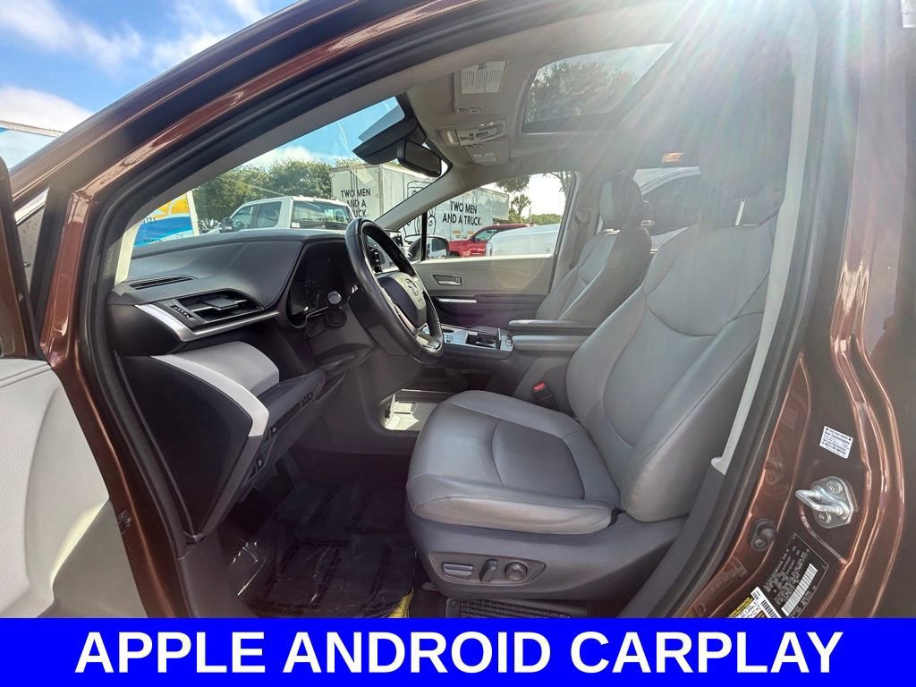 Used 2021 Toyota Sienna XLE image 9